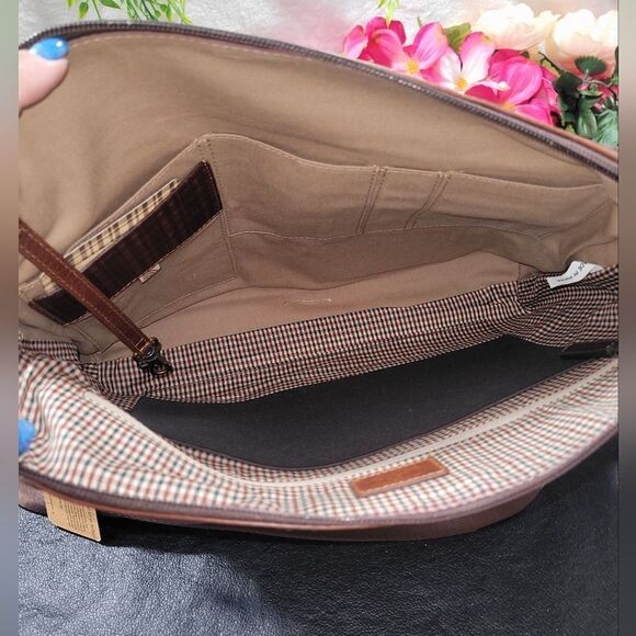 Boconi Garth Urban Messenger Bag in Conyac Full Grain Leather - Picture 12 of 16